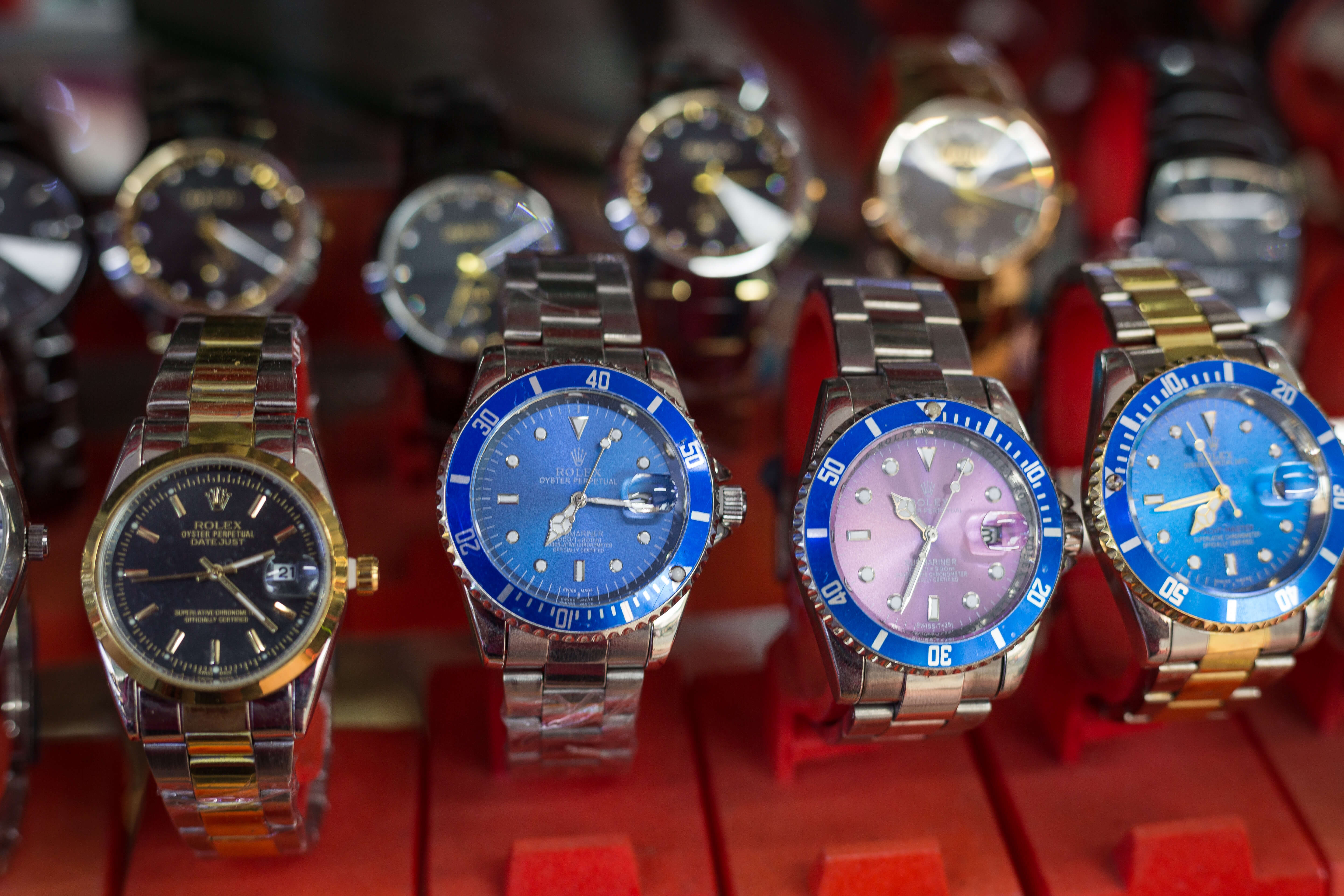 Fake Rolex watch and Genuine Rolex watch